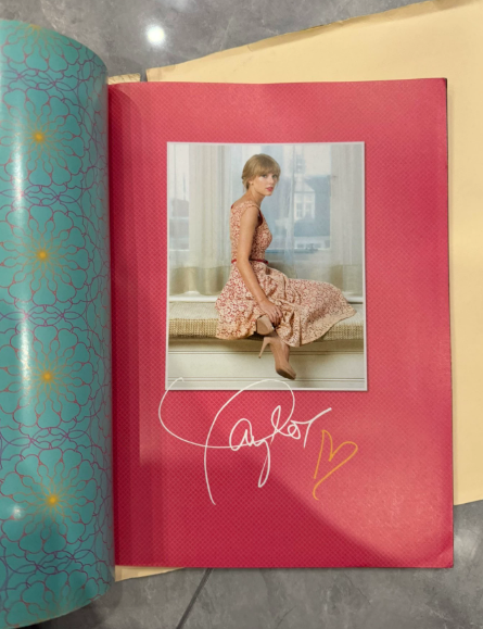 Taylor Swift – US Weekly Collector's Edition Magazine 2013 Print