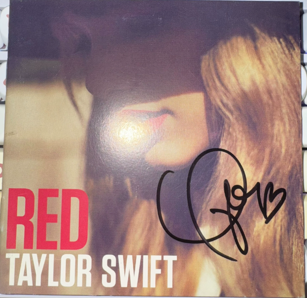 Taylor Swift – Red Signed Edition CD Bundle Set