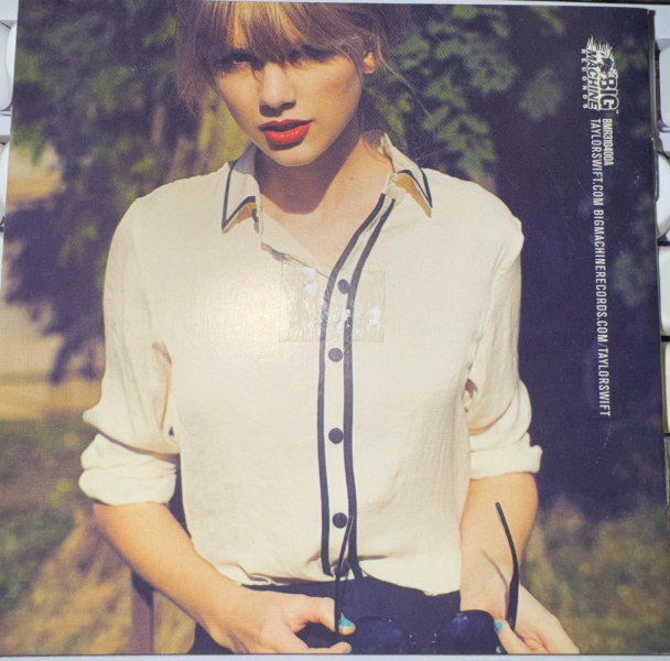 Taylor Swift – Red Signed Edition CD Bundle Set