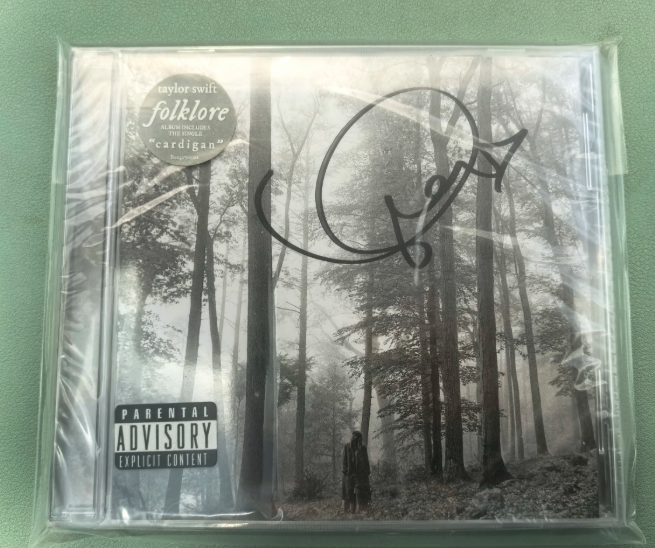 Taylor Swift – folklore Signed Edition CD