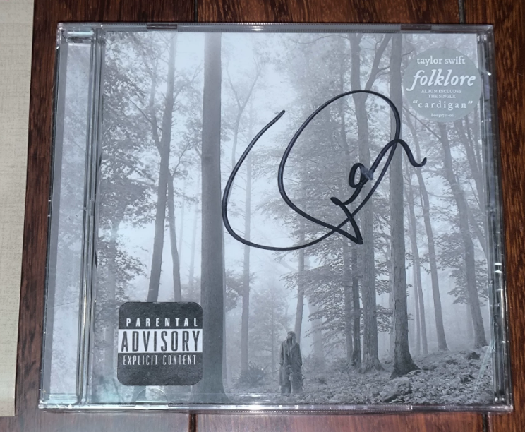 Taylor Swift – folklore Signed Edition CD