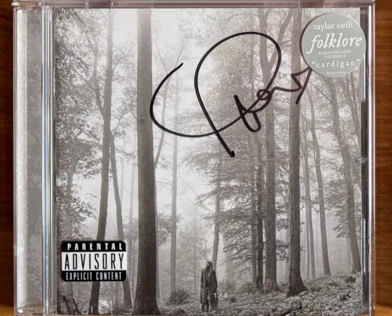 Taylor Swift – folklore Signed Edition CD