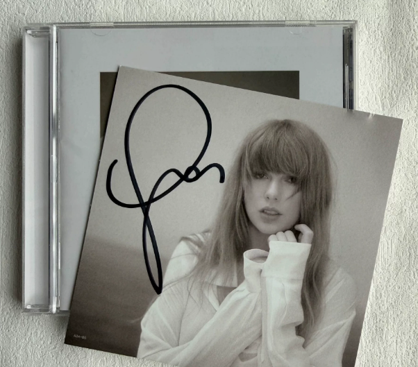 Taylor Swift – The Tortured Poets Department Signed CD (Chicken Leg Signature Edition)