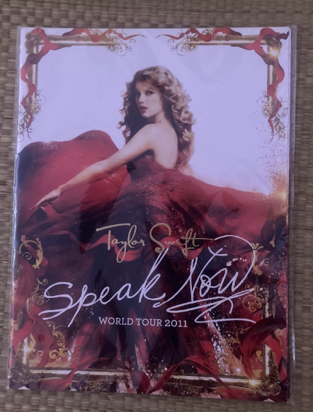 Taylor Swift – Speak Now World Tour 2011 Tour Book