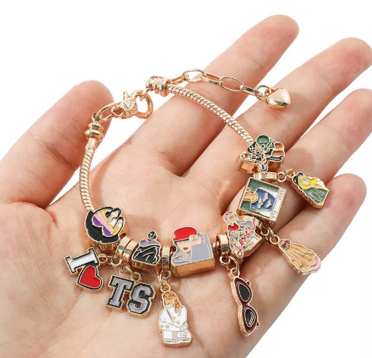 Taylor Swift Inspired – 24-Charm Bracelet Advent Calendar Set