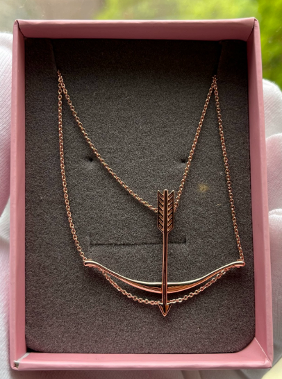 Taylor Swift – The Archer Necklace Rose Gold Official Merchandise