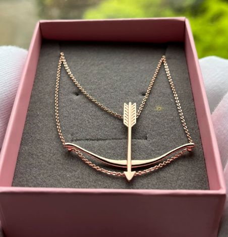 Taylor Swift – The Archer Necklace Rose Gold Official Merchandise
