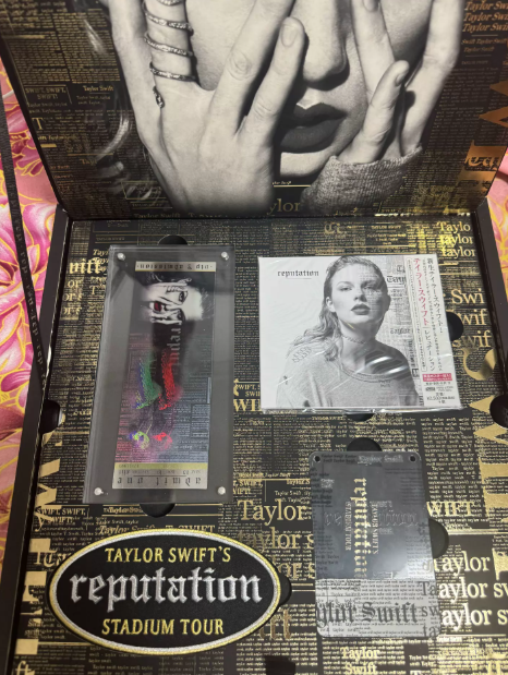 Taylor Swift – reputation Stadium Tour VIP Box Set Japanese Edition