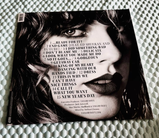 Taylor Swift – reputation Picture Disc 2LP – URVC