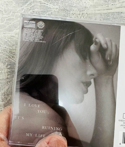 Taylor Swift – The Tortured Poets Department US Signed CD