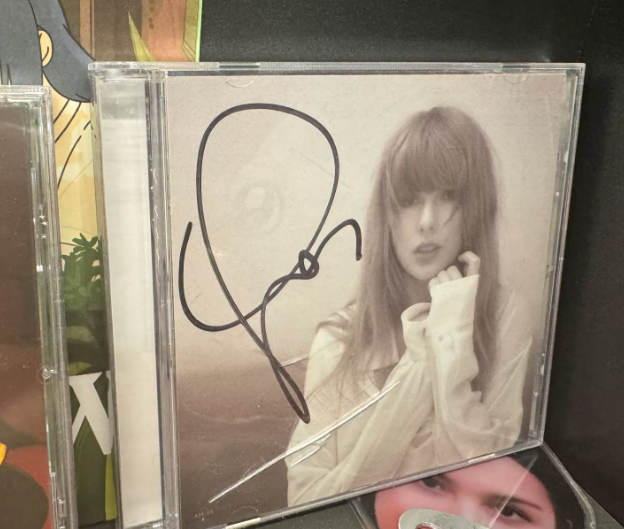 Taylor Swift – The Tortured Poets Department US Signed CD