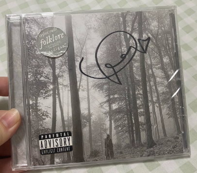 Taylor Swift – folklore US Signed CD