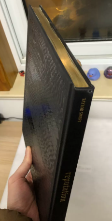 Taylor Swift – reputation Stadium Tour VIP Hardcover Book