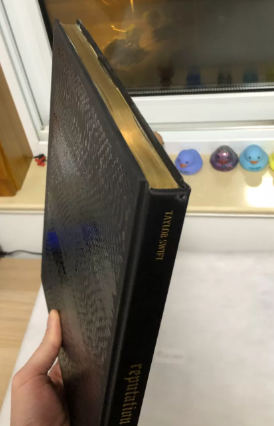 Taylor Swift – reputation Stadium Tour VIP Hardcover Book