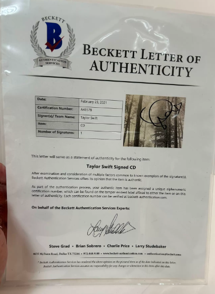 Taylor Swift – folklore Signed CD with Beckett COA
