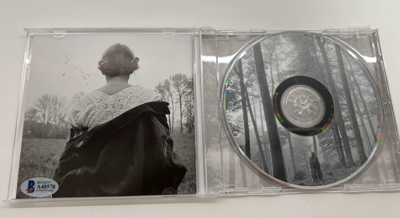 Taylor Swift – folklore Signed CD with Beckett COA – URVC