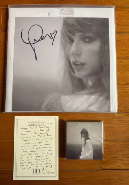 Taylor Swift – The Tortured Poets Department US Signed CD Bundle