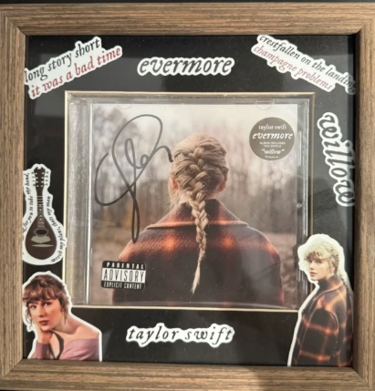 Taylor Swift Evermore – URVC