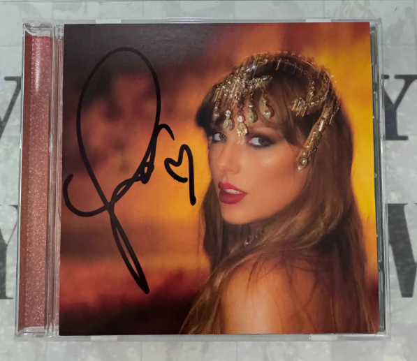 Taylor Swift – The Life of a Showgirl Signed CD