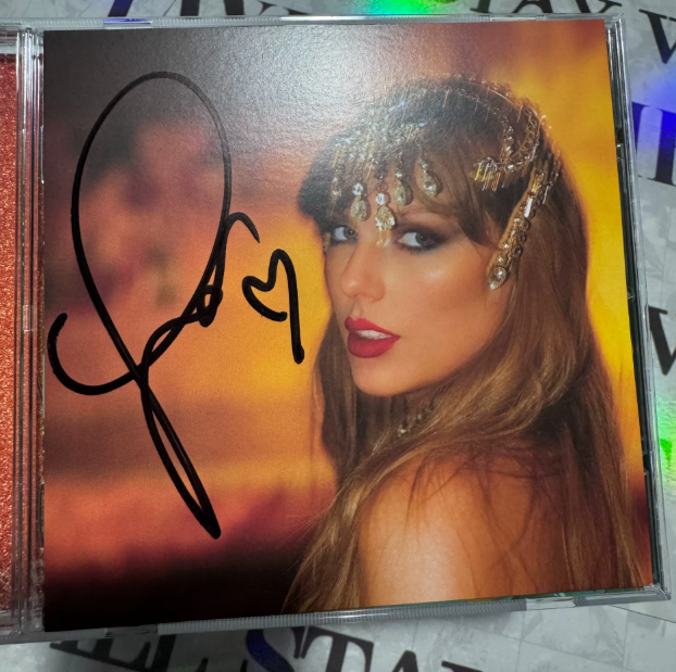 Taylor Swift – The Life of a Showgirl Signed CD