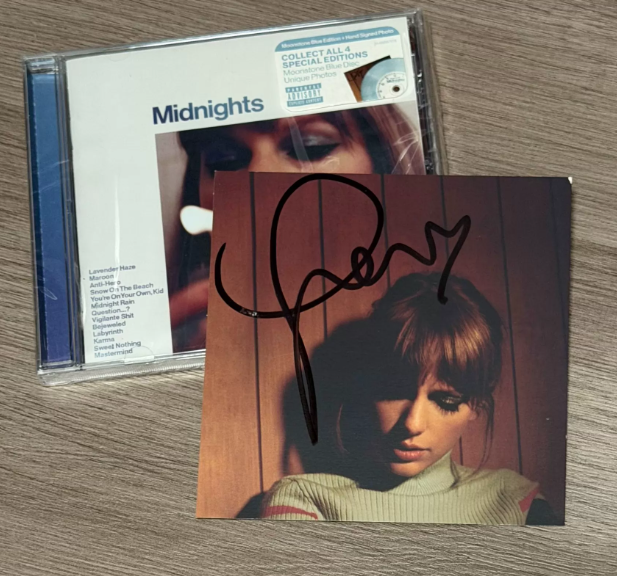 Taylor Swift – Midnights Moonstone Blue Edition Signed CD