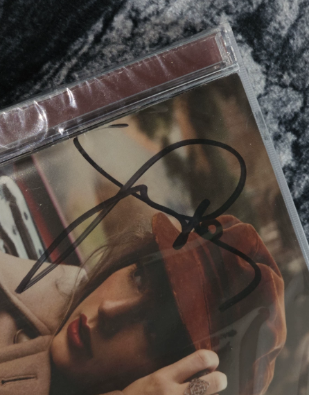Taylor Swift – Red (Taylor’s Version) Indie Store Signed CD