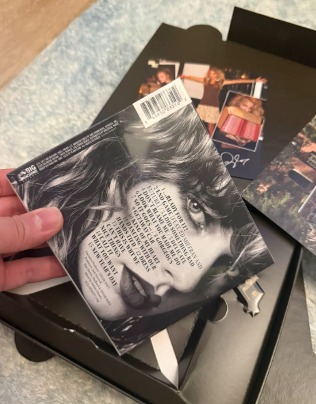 Taylor Swift – reputation UPS Numbered CD Box Set