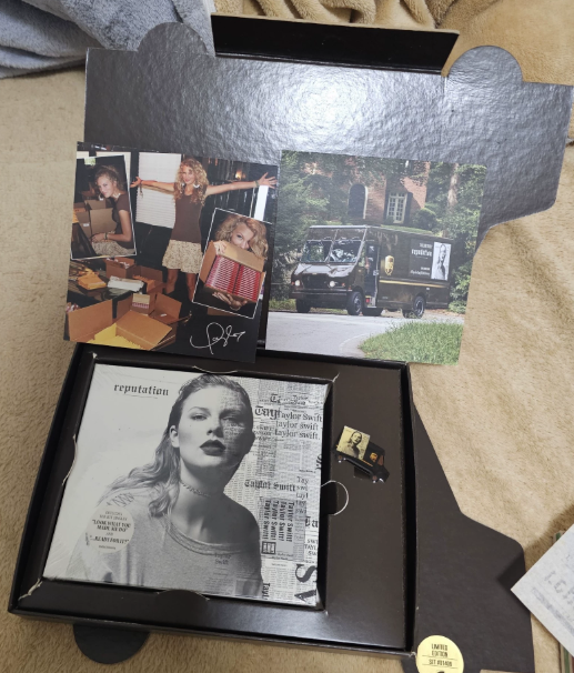 Taylor Swift – reputation UPS Numbered CD Box Set #01409
