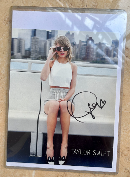 Taylor Swift – 1989 Signed Poster 2015 Shanghai Meet & Greet Gift