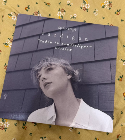 Taylor Swift – cardigan “cabin in candlelight” White Vinyl 7" Single