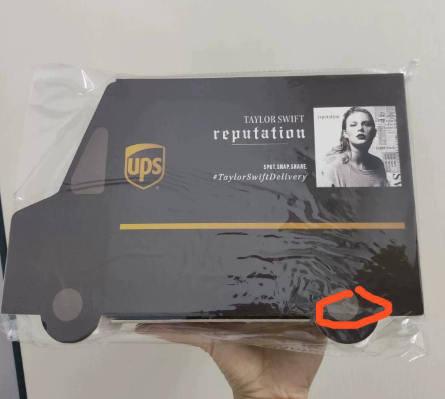 Taylor Swift – reputation UPS Limited CD Box Set