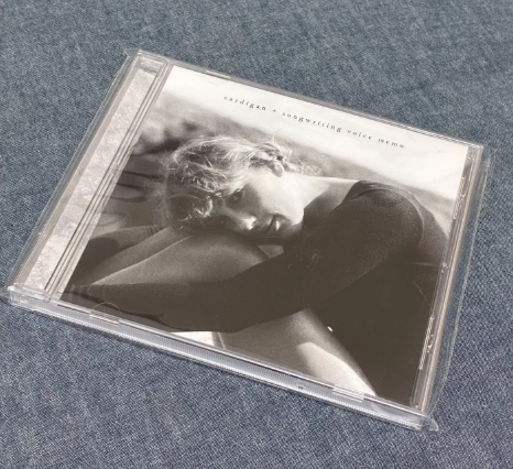 Taylor Swift – cardigan / Look What You Made Me Do CD Single Bundle