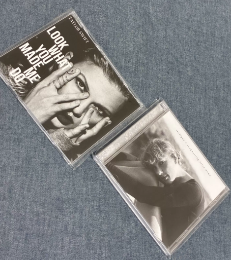 Taylor Swift – cardigan / Look What You Made Me Do CD Single Bundle