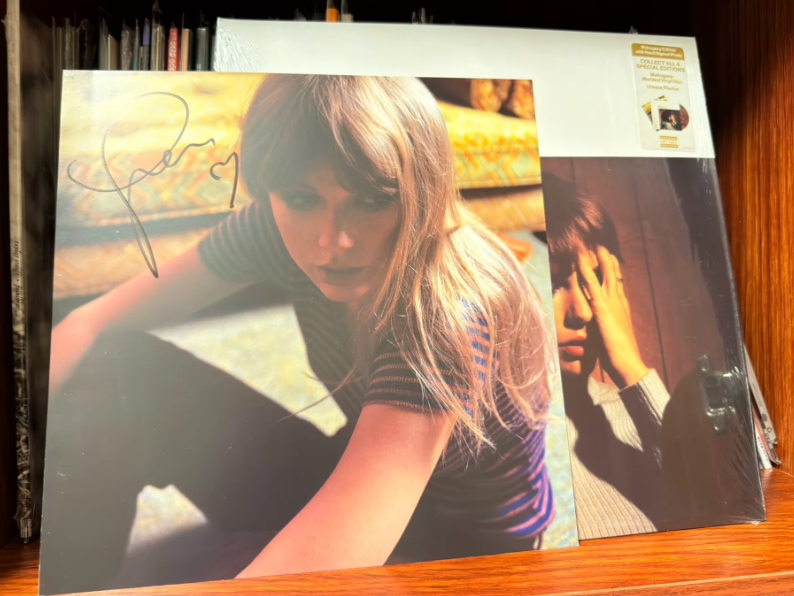 Taylor Swift – Midnights Mahogany Edition Signed Vinyl LP