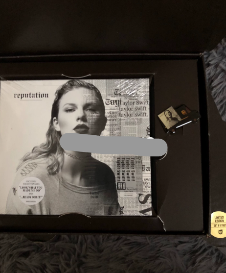 Taylor Swift – reputation UPS Numbered CD Box Set