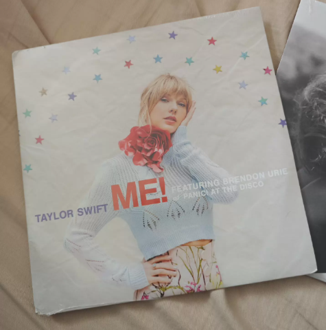 Taylor Swift – ME! Black Vinyl 7" Single