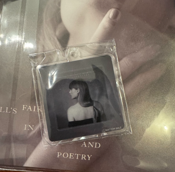 Taylor Swift – The Tortured Poets Department: The Anthology Japanese 7-Inch 2CD + Acrylic Keychain – Sealed