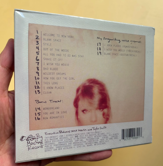 Taylor Swift – 1989 Deluxe Edition CD + 13 Polaroids – Sealed