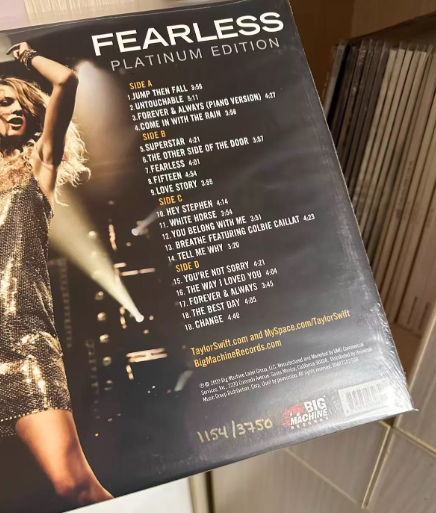 Taylor Swift – Debut Blue and Fearless Gold RSD Vinyl Bundle