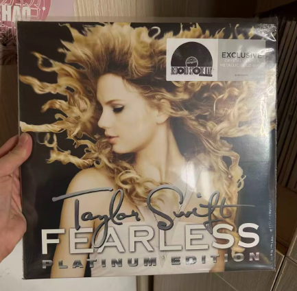 Taylor Swift – Debut Blue and Fearless Gold RSD Vinyl Bundle