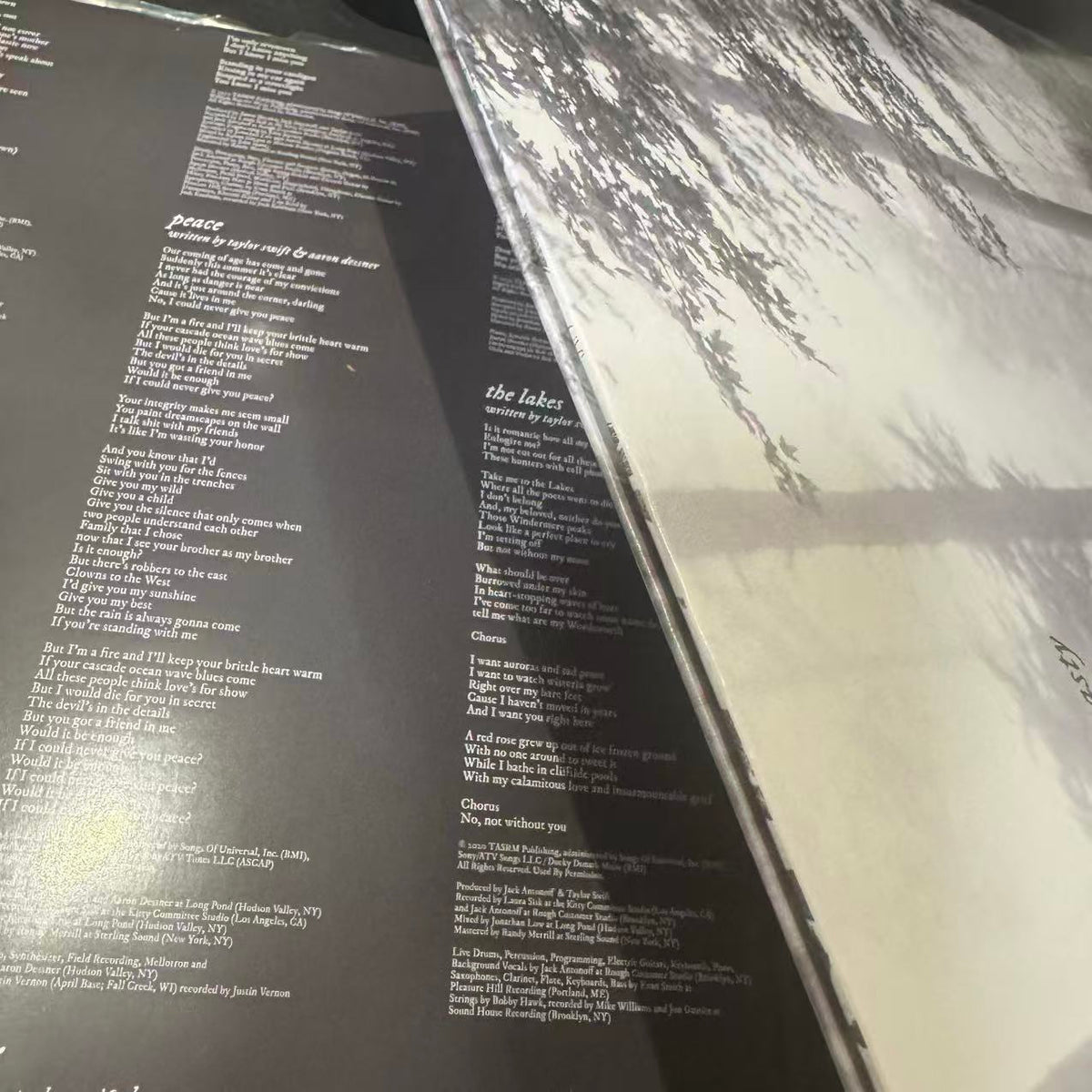 Taylor Swift - Folklore (2xLP, Album, Dlx, Ltd, Pin)