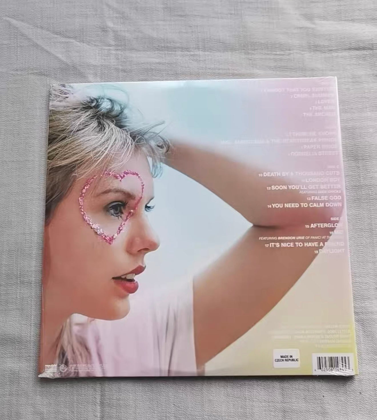 Taylor Swift Lover – URVC