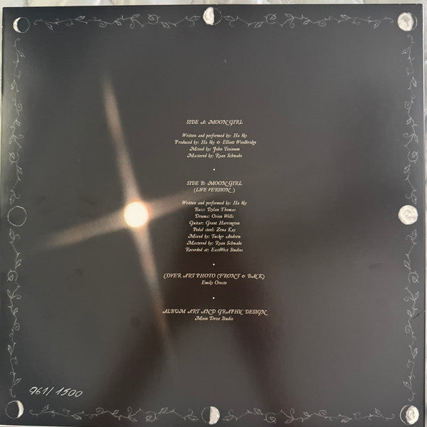 Ha Vay : Moon Girl (7", Shape, Single, Num, Pic)