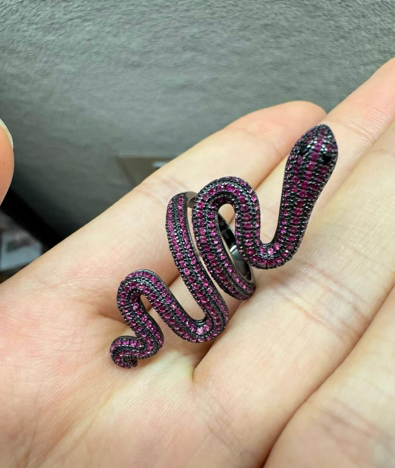 Taylor Swift reputation snake ring (defect on box)