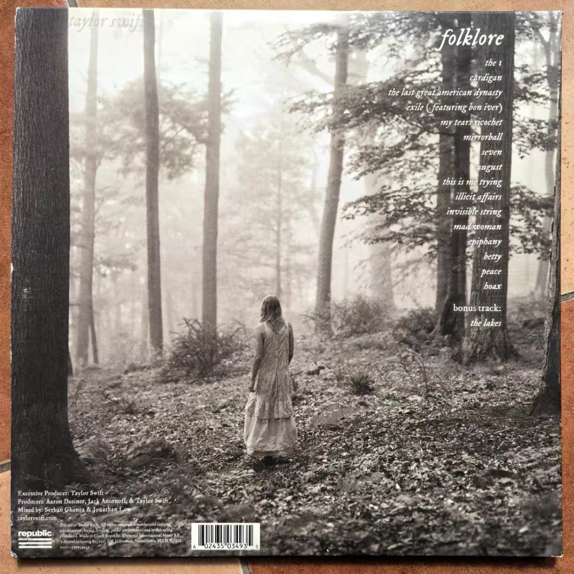 Taylor Swift – Folklore “In The Trees” Edition Light Blue 2LP Vinyl EU Pressing (Opened, Complete)