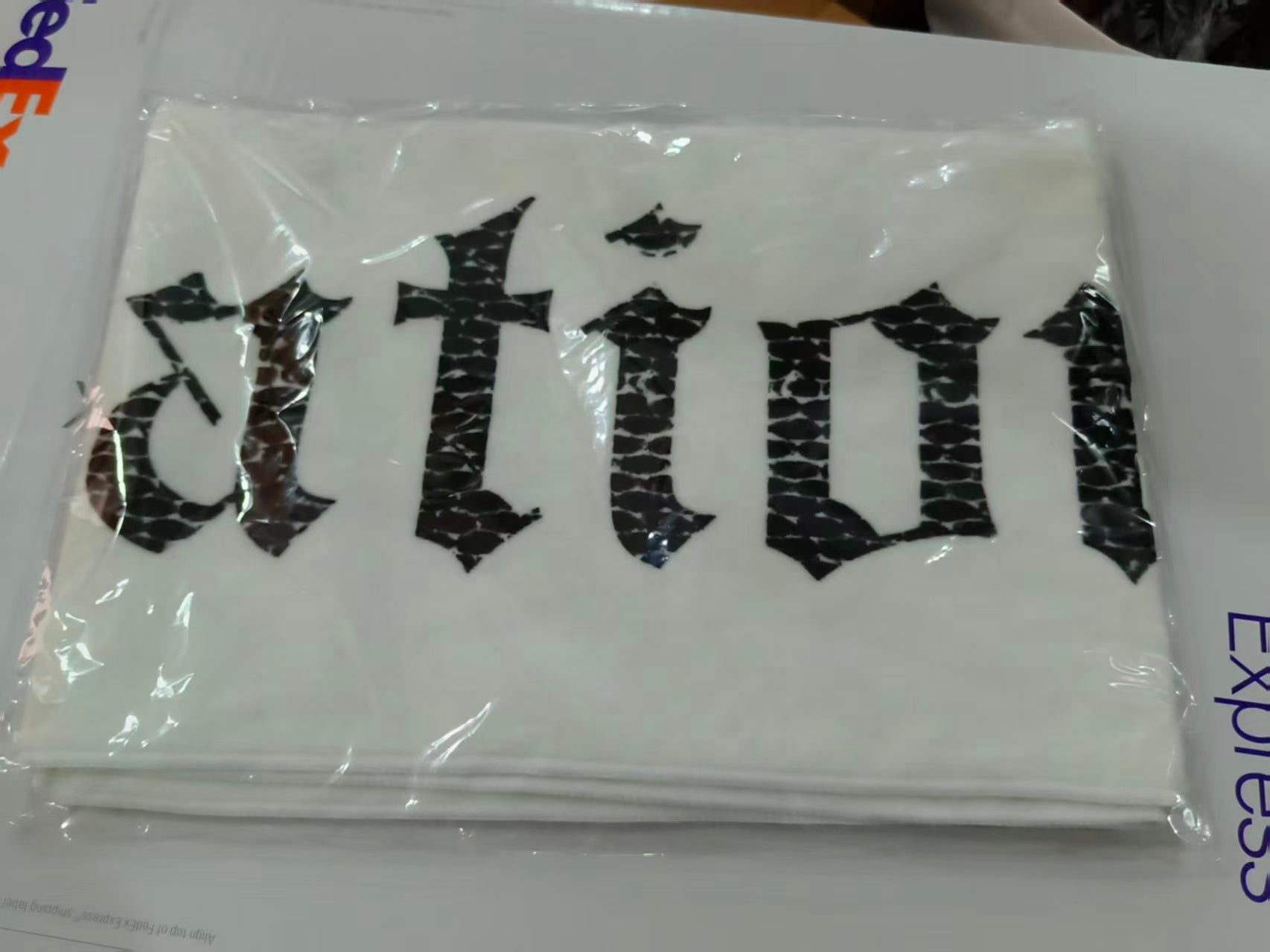 Taylor Swift – Reputation Tour Towel Official Merch Sealed