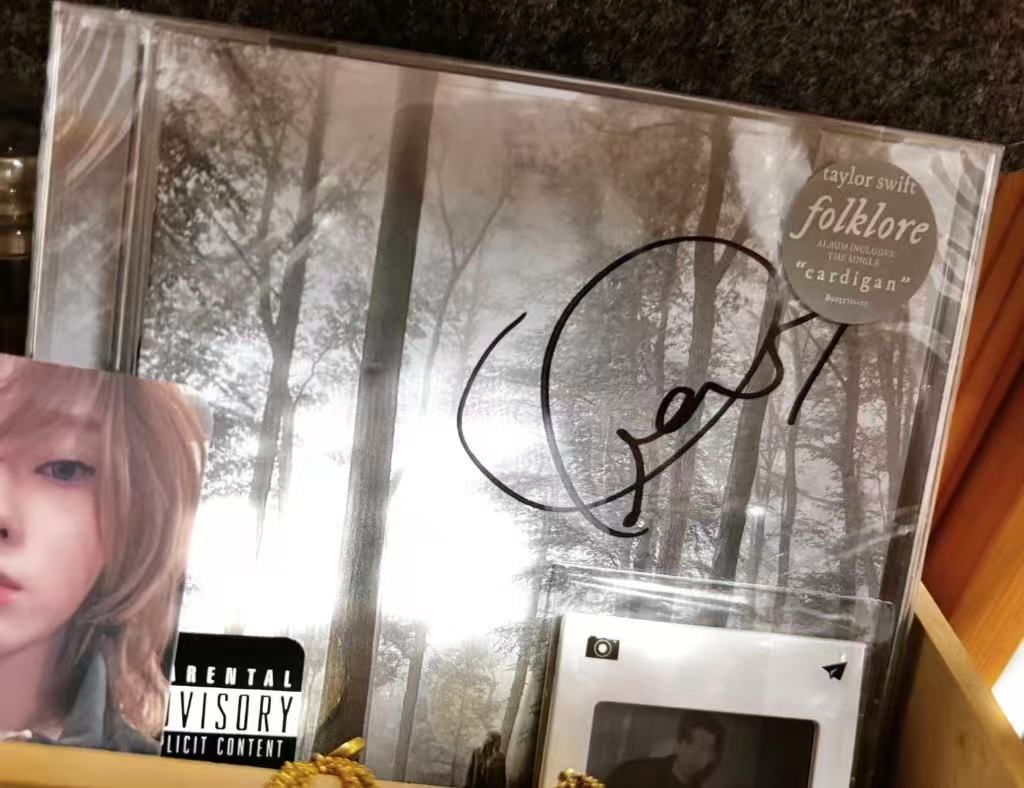 Taylor Swift folklore Signed CD Brand New Sealed Broken Pen Heart Signature