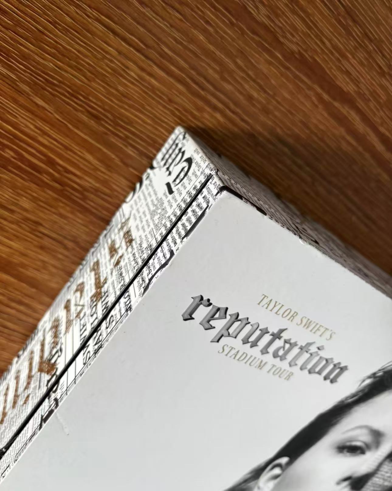 Taylor Swift – Reputation Signed Deluxe Box Set (Complete with Signed Poster)