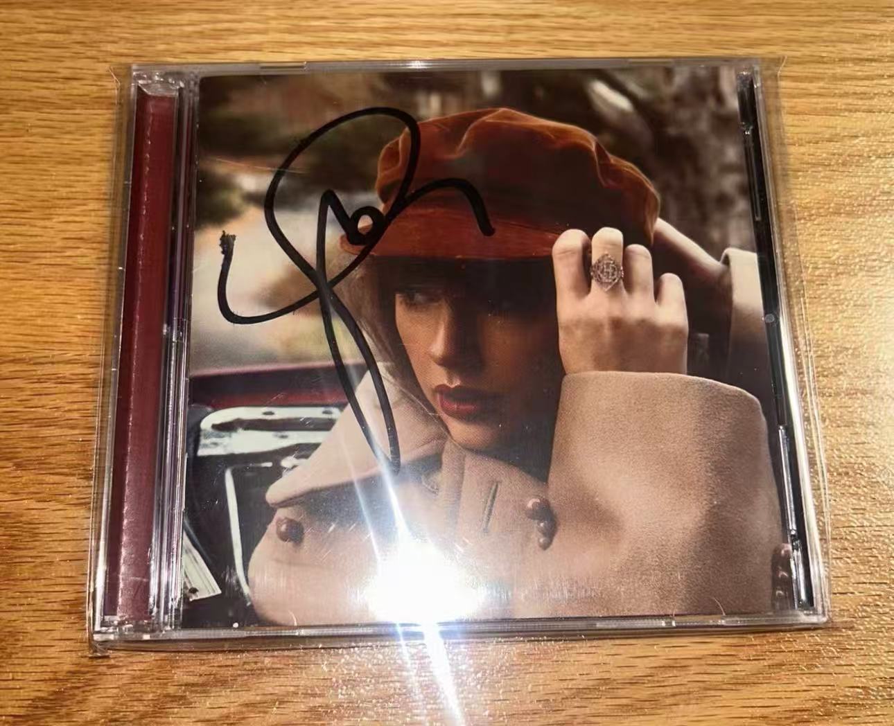 Taylor Swift – Red (Taylor’s Version) Hand Signed CD