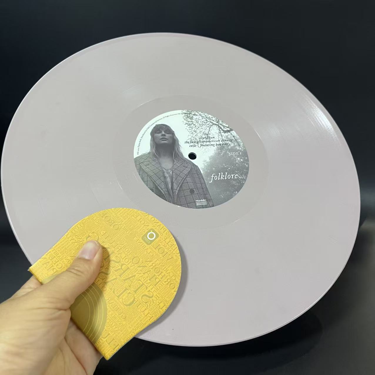 Taylor Swift – Folklore Pink Vinyl 2LP Deluxe Edition